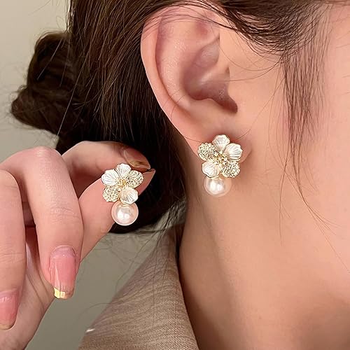 Women’s Pearl Flower Earrings