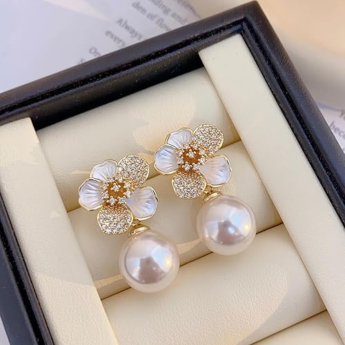 Women’s Pearl Flower Earrings