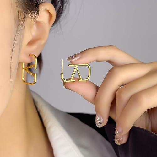 18K Gold V-Shaped Geometric Earrings