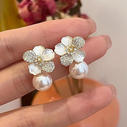 Women’s Pearl Flower Earrings